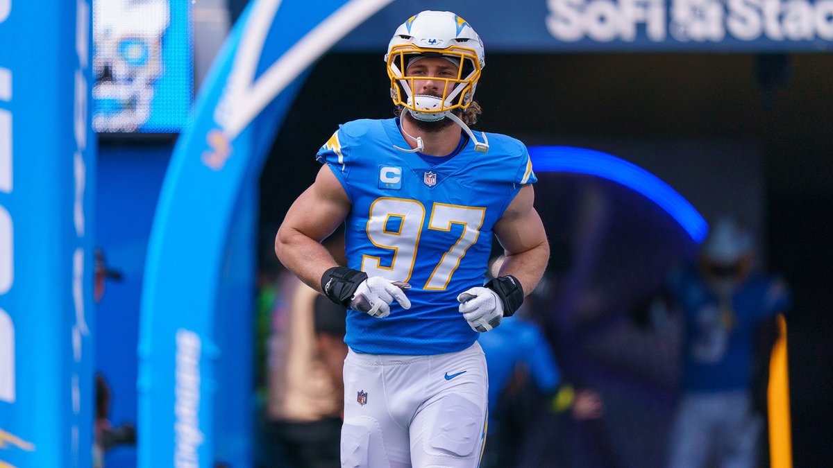 Eric_L_Smith's tweet photo. The #Chargers have designated Joey Bosa to return from Injured Reserve. 

Bosa will practice today.

https://t.co/vs1j8I17DT https://t.co/OU4N1gfnHz