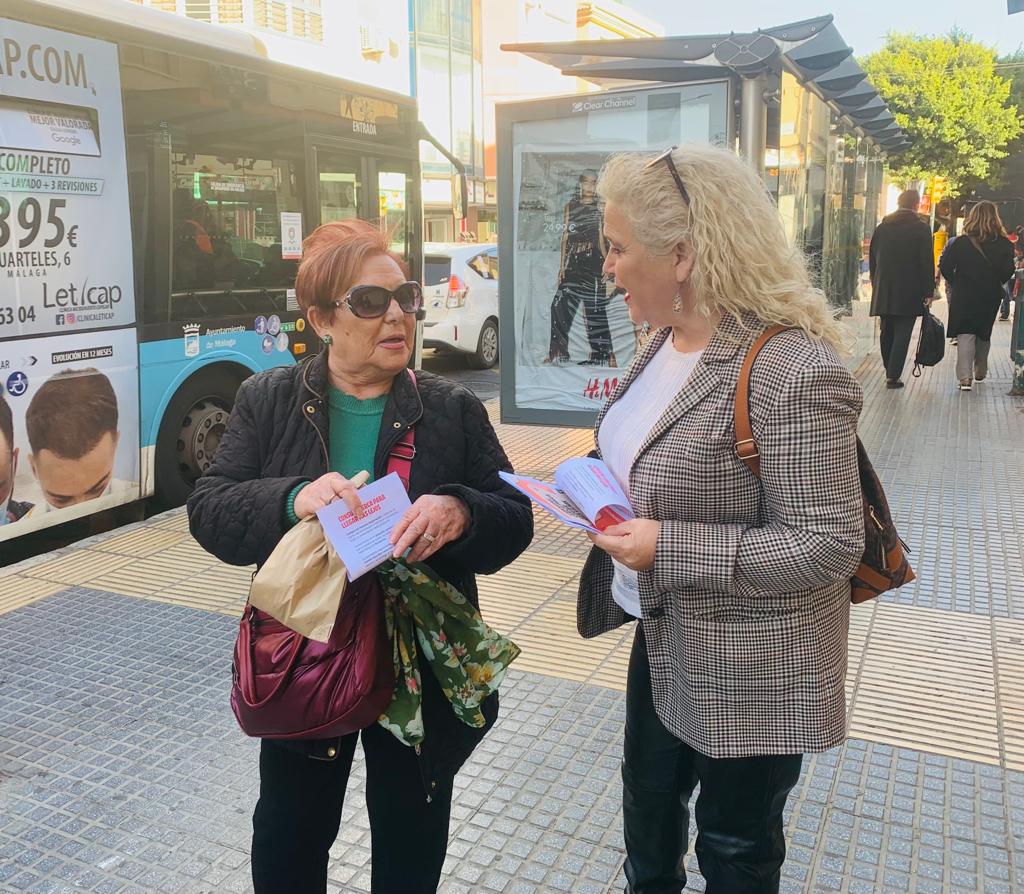 RemediosRamos1's tweet photo. Comprando en tu barrio estás creando riqueza y contribuyendo a mantener unos barrios vivos, los pequeños comercios están echando el cierre porque no pueden competir con las grandes superficies y la liberalización de horarios comerciales que ha impuesto el PP en #Málaga https://t.co/b7nuRgUrQS