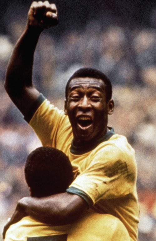 AColombo74's tweet photo. Addio, “O Rei”. Ora giocherai con Dio e dribblerai anche lui #pelè https://t.co/0ngS1r9Jxp