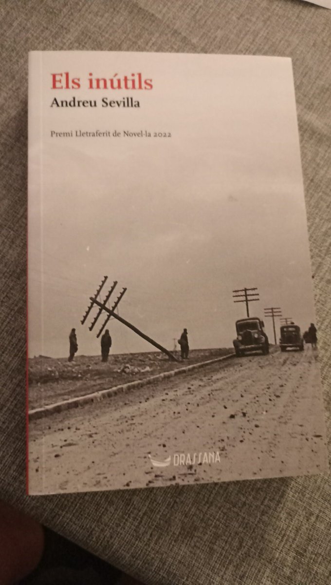 poliedres's tweet photo. Ho reconec, soc un addicte dels premis Lletraferit dels @DrassanaLlibres No he pogut esperar als Reis d'Orient.

#autoregal #salutmental #cuidemnos https://t.co/mMl5hfi35v