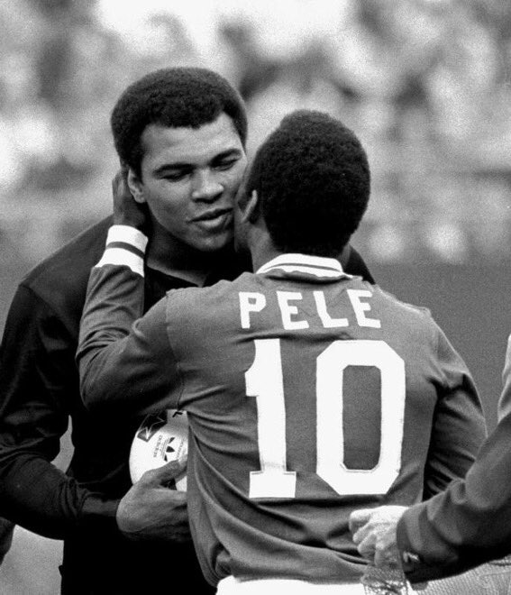 JustisHuni's tweet photo. RIP King
#pele https://t.co/oxUV7tiXWR