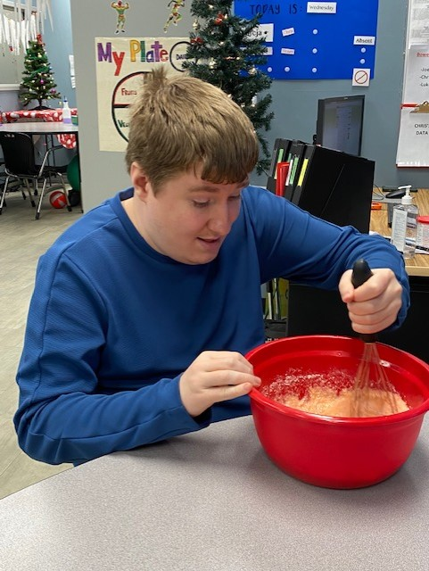 AndersonAutism's tweet photo. Practicing social skills is fun - especially at Horton Way LifeLong Learning Center where the adults enjoyed a holiday cupcake social! π§ YUM! #CupcakeSocial #HappyHolidays #AdultProgram #Autism #1in44 https://t.co/r9MeN0QJvR