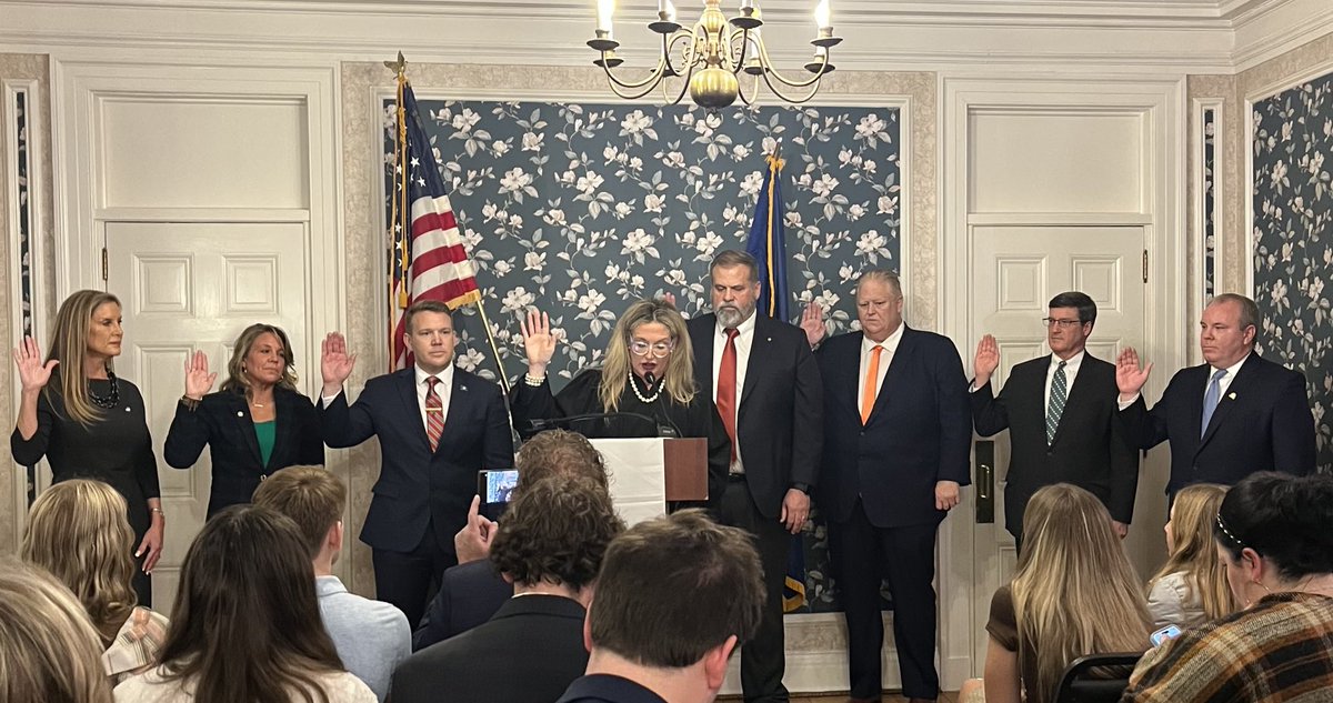 So proud of our 7 Jefferson County Republican Representatives and newly sworn in SCOKY Justice Angela McCormick Bisig.  Future is bright for #KYGA23