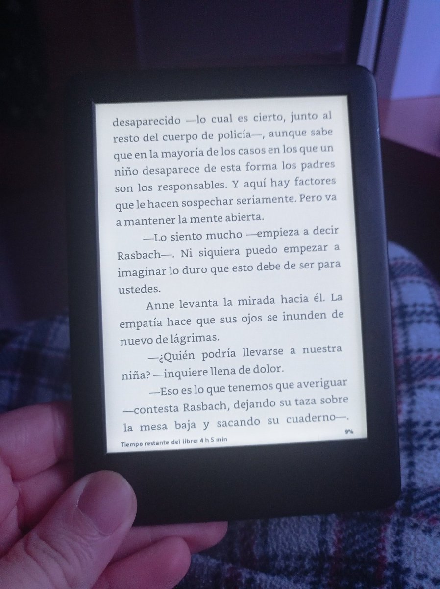 cristiancorp's tweet photo. No hay mejor plan antes de irse a dormir que leer un poco. ¿ El Kindle de Amazon es el mejor invento de la humanidad? Si.

¿Me pillaré el Kindle Oasis en un tiempo? Pues también 😜 #KindleUnlimited #ebook #bookstagram #BookTwitter https://t.co/ghHXXkav3a
