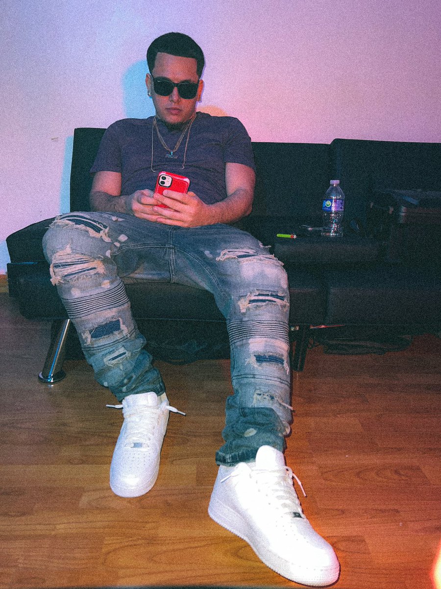 therealmoebucks's tweet photo. ARAB PHARAOH YU JUST COP THAT BUT I HAD THOSE👳🏽♂️💸💯 SWIPE. #MOEBUCKS #ARABSEASON #LINKINBIO #STOPPLAYING #AYE #EXPLOREPAGE #HEEELLLOOOO https://t.co/XWE6V1BFiE