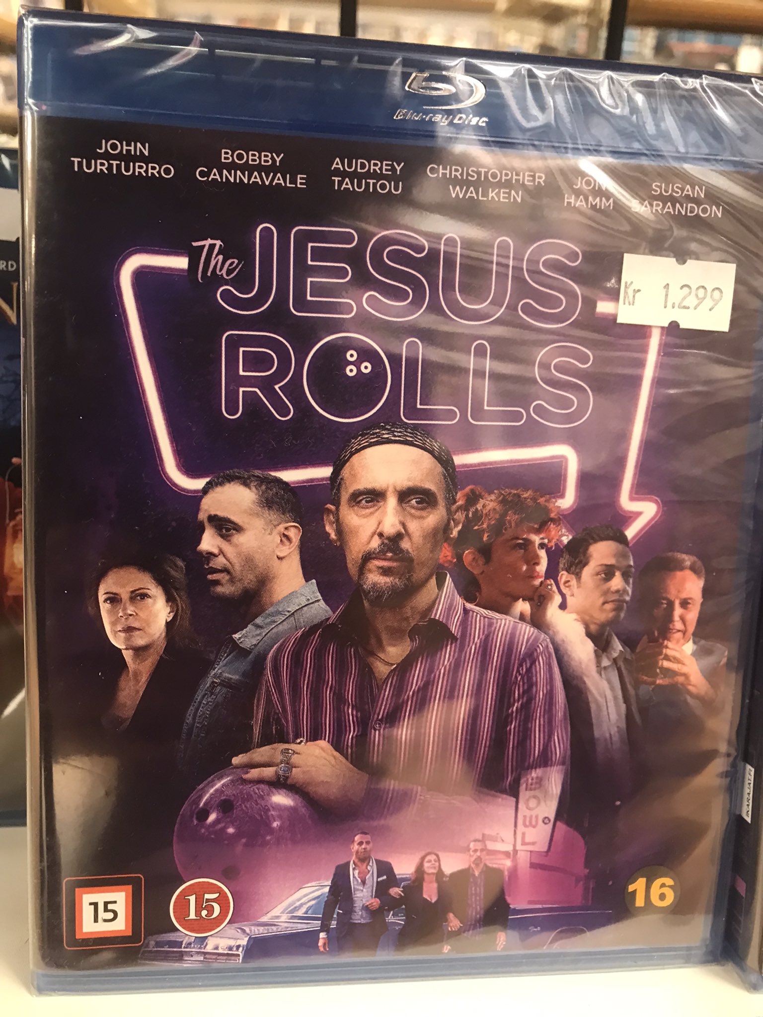 Agent Simmons from Transformers (Simmons_is_god) / Twitter