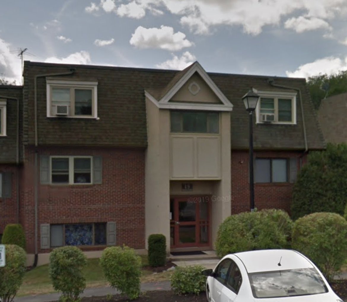 MAFireFollowers's tweet photo. Breaking: #Beverly MA has a working fire at 15 Trask Court https://t.co/MB7U4znwPY