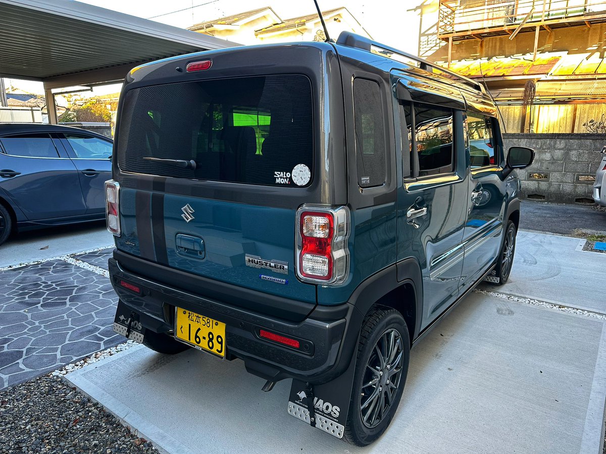 fafa0794613's tweet photo. マッドフラップつけた🚗 https://t.co/ICESYuIVQS