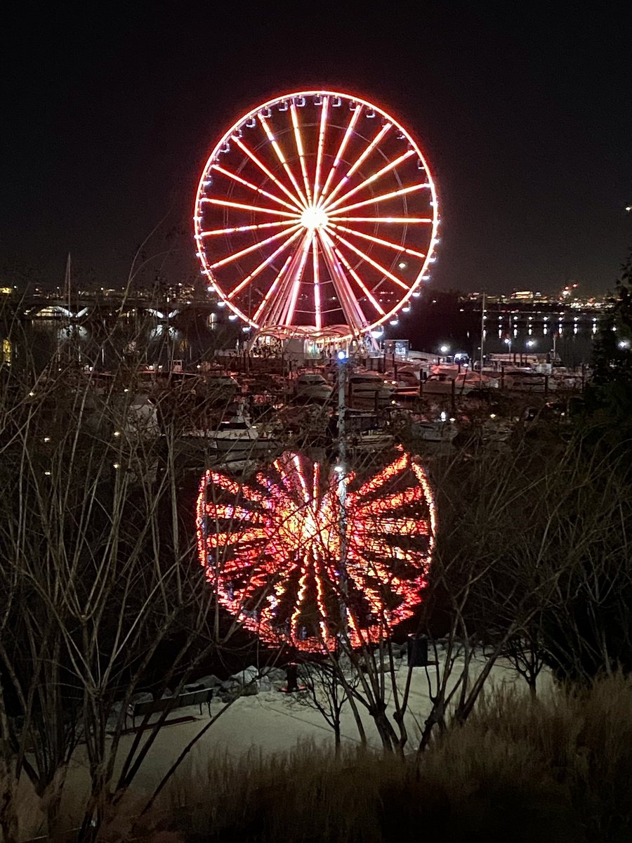 RKoskodan's tweet photo. #WheelFun @CapitalWheel https://t.co/GWMoeHYil0