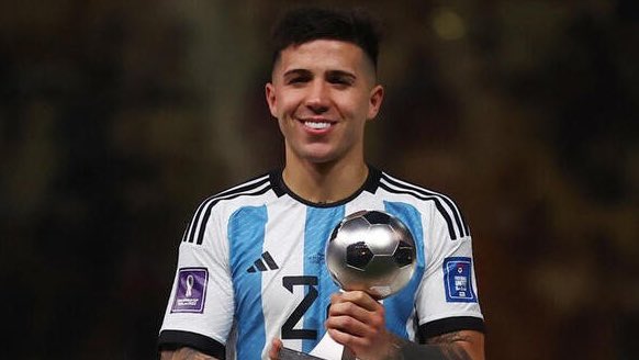estebanedul's tweet photo. Chelsea quiere a Enzo Fernandez y esta cerca de comprarlo y sumarlo ahora mismo. Las negociaciones están en marcha y avanzadas. https://t.co/zWG3OIUa5l
