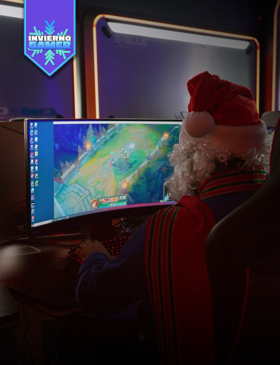 Zylantgg's tweet photo. Después de su arduo trabajo, Santa Claus vino a practicar con los dragones, nos alegra poder darle un descanso. #InviernoGamer #ZylantLife https://t.co/tw4MDWQDOn