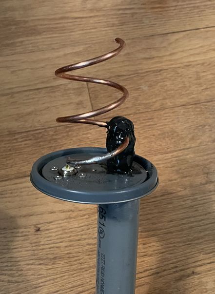 scott23192's tweet photo. Less SNR than a dish, yes - but still pretty cool to get a solid S-Band signal from KPLO in lunar orbit w/ a 2.5-turn helical omni &amp; good Kuhne downconverter/LNA!  
 That signal traveled a long way to find some #6 wire on a paint can lid https://t.co/ZguqjDCors