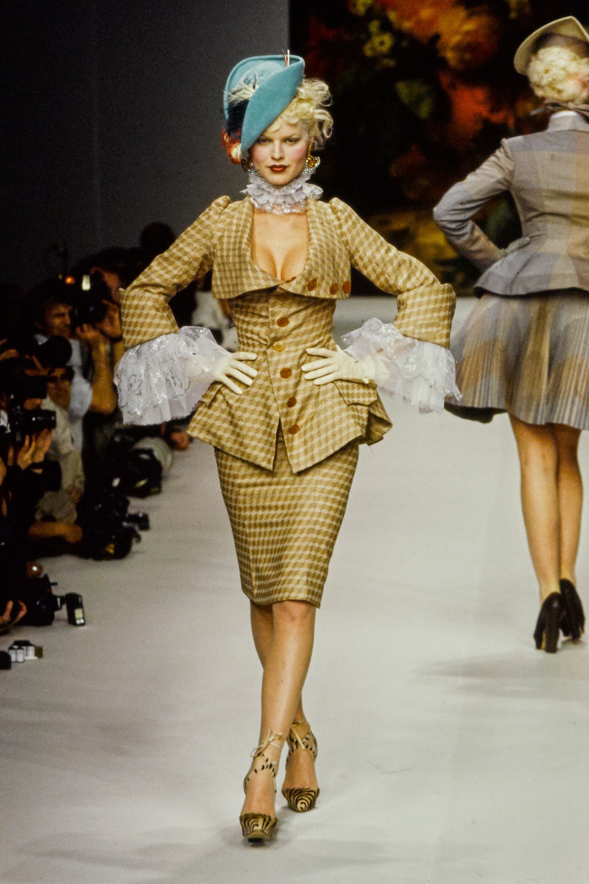 Vivienne Westwood Fall 1995 Ready-to-Wear Collection | Vogue
