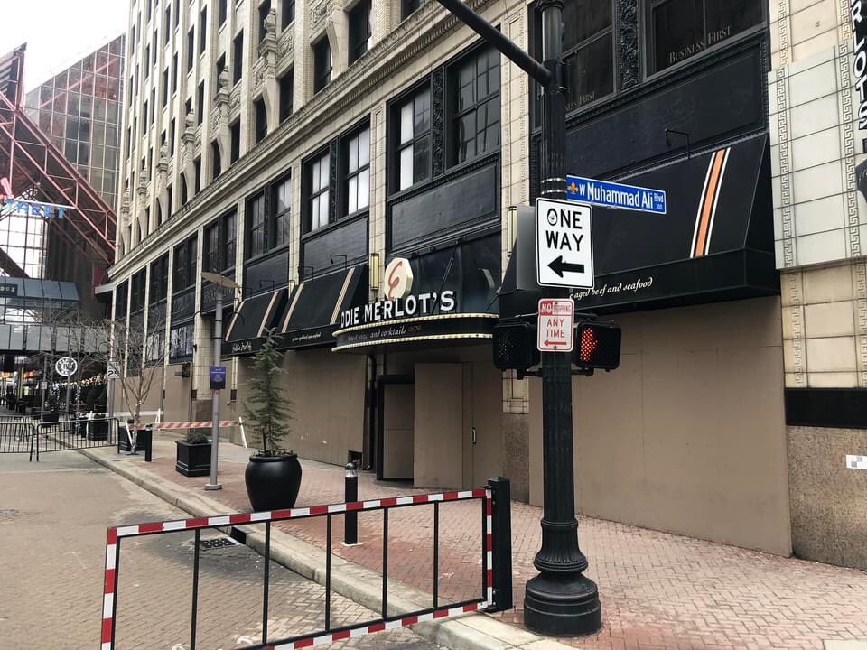 terrymeiners's tweet image. If you could make one suggestion to improve Louisville, what would you say to the new administration?

Me: Install a vibrant tenant in the Starks Bldg. 1st floor at Fourth &amp;amp; Muhammad Ali, a showcase area that is tainted by boarded windows. This current look says “We’ve given up.”