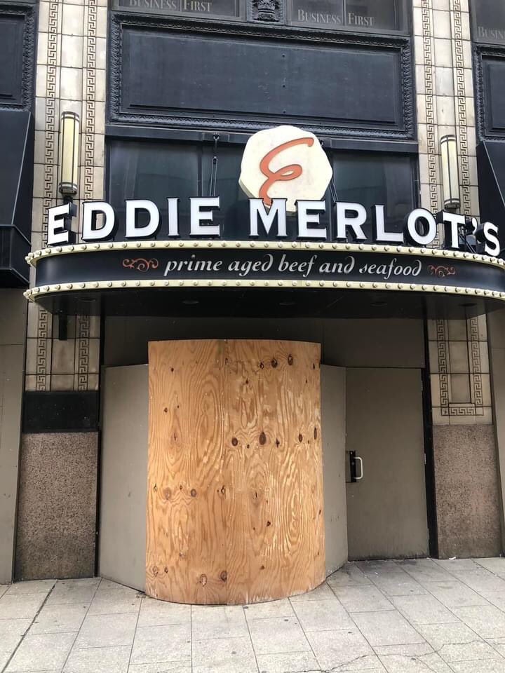 terrymeiners's tweet image. If you could make one suggestion to improve Louisville, what would you say to the new administration?

Me: Install a vibrant tenant in the Starks Bldg. 1st floor at Fourth &amp;amp; Muhammad Ali, a showcase area that is tainted by boarded windows. This current look says “We’ve given up.”