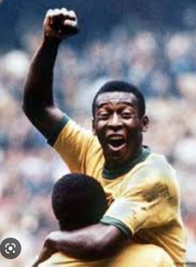 El fútbol mundial está de duelo falleció el más grande de una época futbolera muy diferente a la de hoy, seguramente muchos recordarán sus hazañas y sus logros ,un campeón del mundo con todas las letras.Q.E.P.D