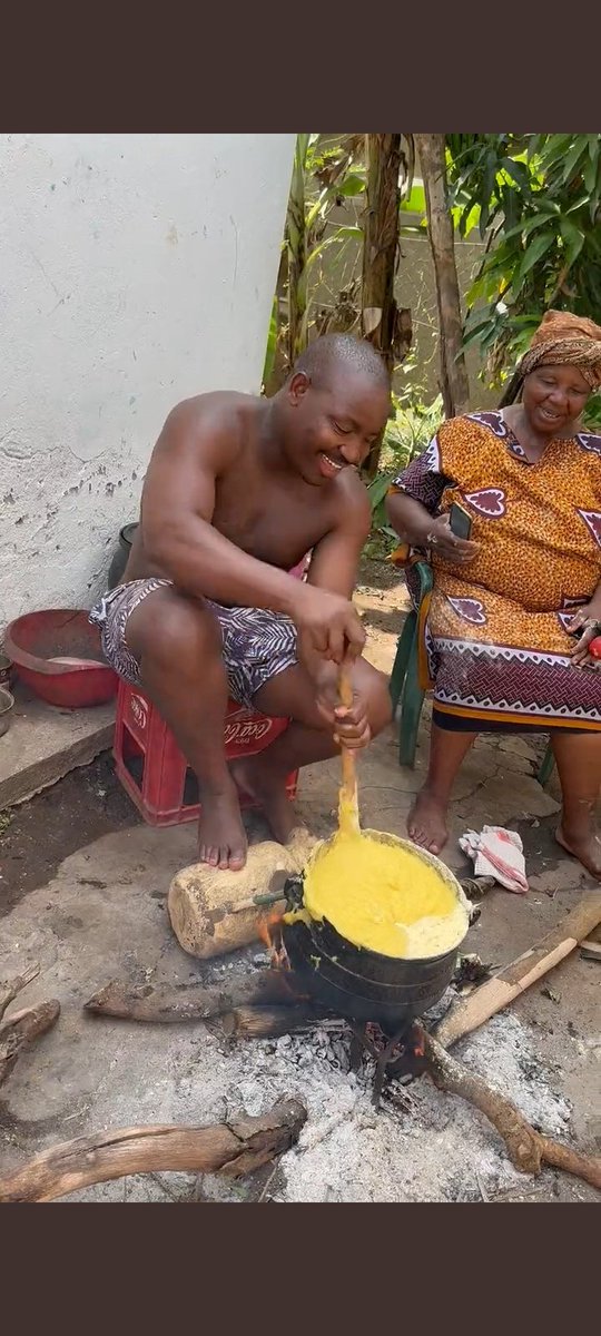 <a href="/TheRealDenzhe/">BALOTELLI</a> Coca cola won't be happy about the seat 😒😒🤣🏃🏃🏃🏃