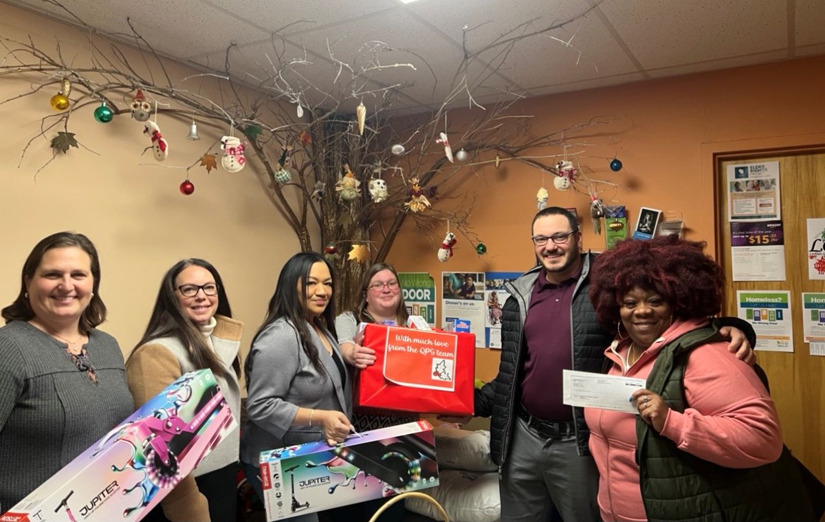 Last week, our team brought in the LMI Giving Tree donations to the Women and Children’s Horizons!
We would like to give a special shout-out to our partner QPS Kenosha for their support! #kenosha #givingtree