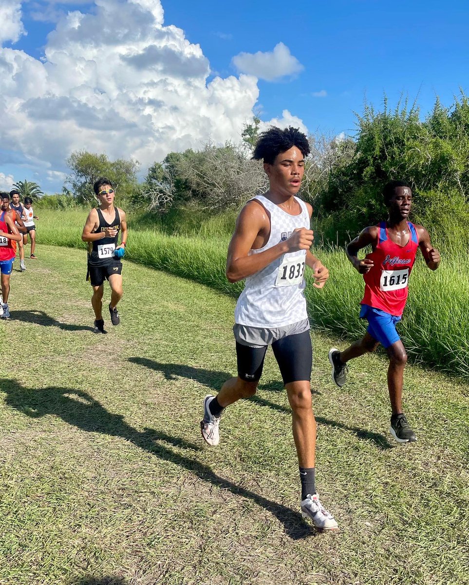 Happiest of Birthdays 🥳 to Seguin XC Sophomore, Daylen Sapenter. 🖤⚔️💛⚔️🖤