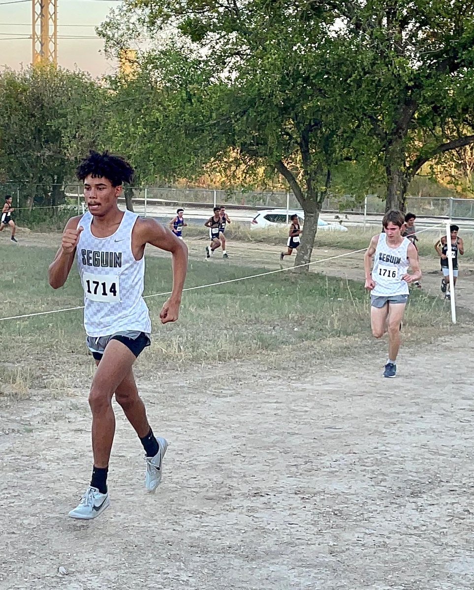 Seguin_XC's tweet photo. Happiest of Birthdays 🥳 to Seguin XC Sophomore, Daylen Sapenter. 🖤⚔️💛⚔️🖤 https://t.co/cc7nWsC2fG