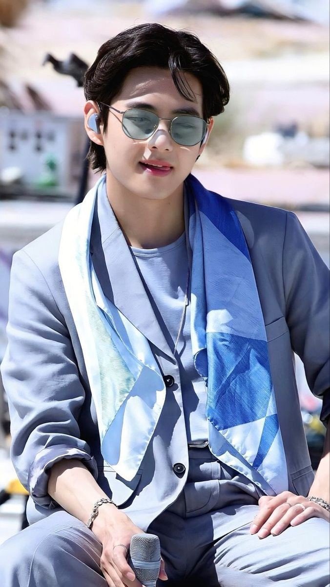 ⭐️🌙 BTS IS COMING tweet media