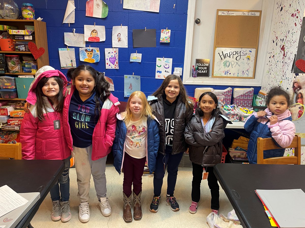 OperationXcel's tweet image. #throwbackthursday #operationxcel

Equipping Youth for the Future with brand new winter coats from the Rosa Foundation