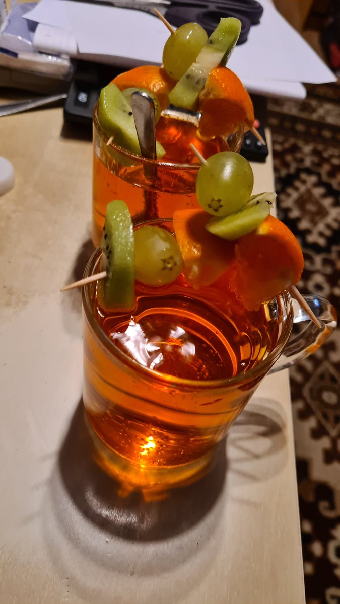 BlogTiger's tweet photo. Der offizielle "der Haushalt ist wieder negativ"-Drink https://t.co/HXm4Ss9rvP