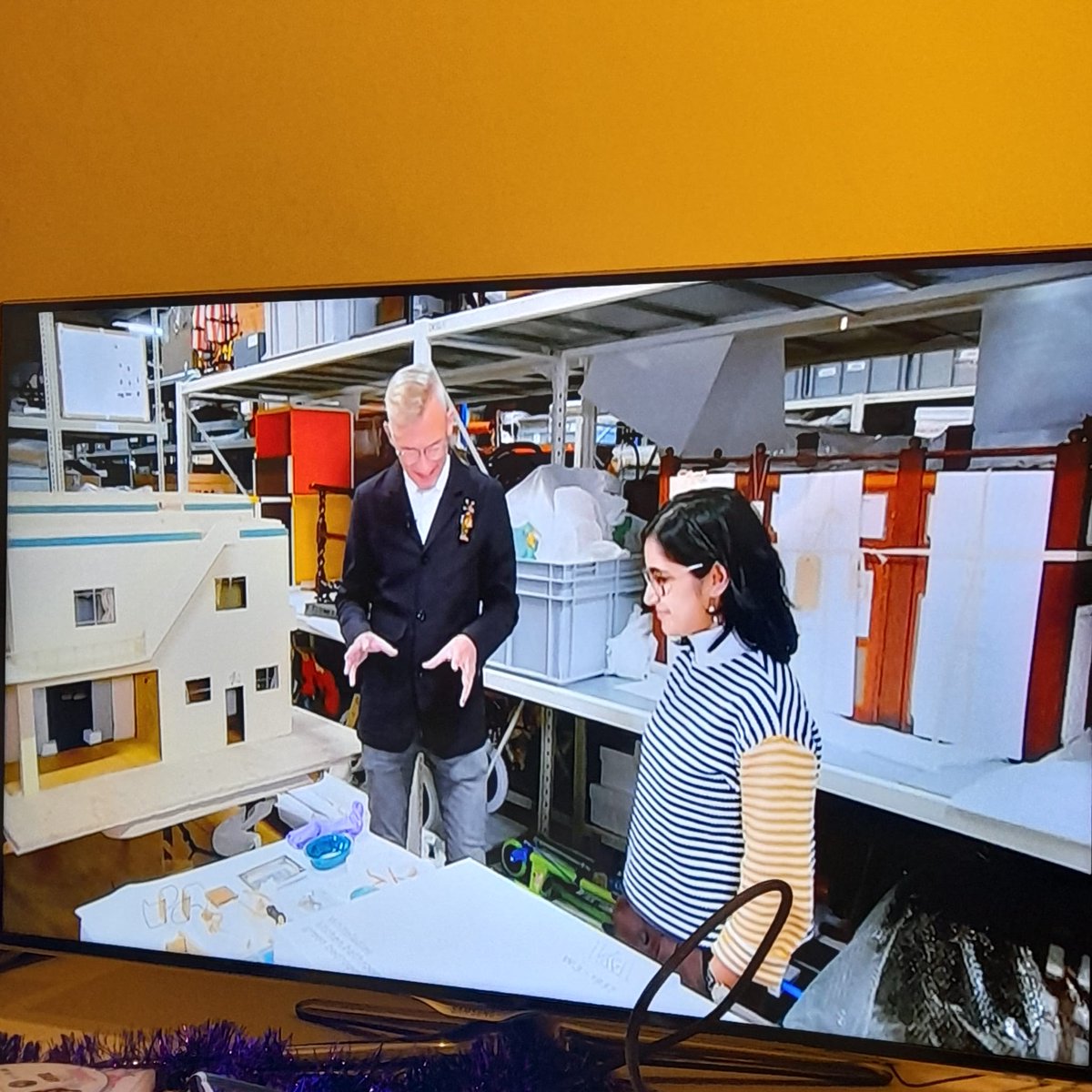 shrabanibasu_'s tweet photo. Was great to see my daughter Tanaya on the @BBC #AntiqueRoadShow tonight. She was talking about the dolls house at the Victoria & Albert Museum. #YoungV&A. @tanayabds https://t.co/yyULsFk3ST