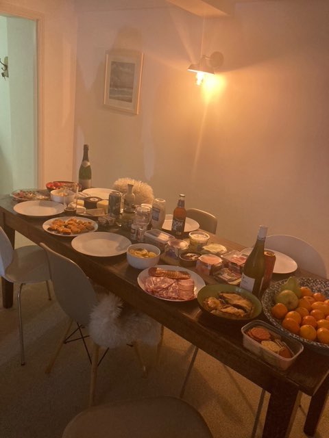 haguekat's tweet photo. @jordannorth1 rate our picky tea Twixmas holiday special #happyplace https://t.co/cVlpRgjUqt