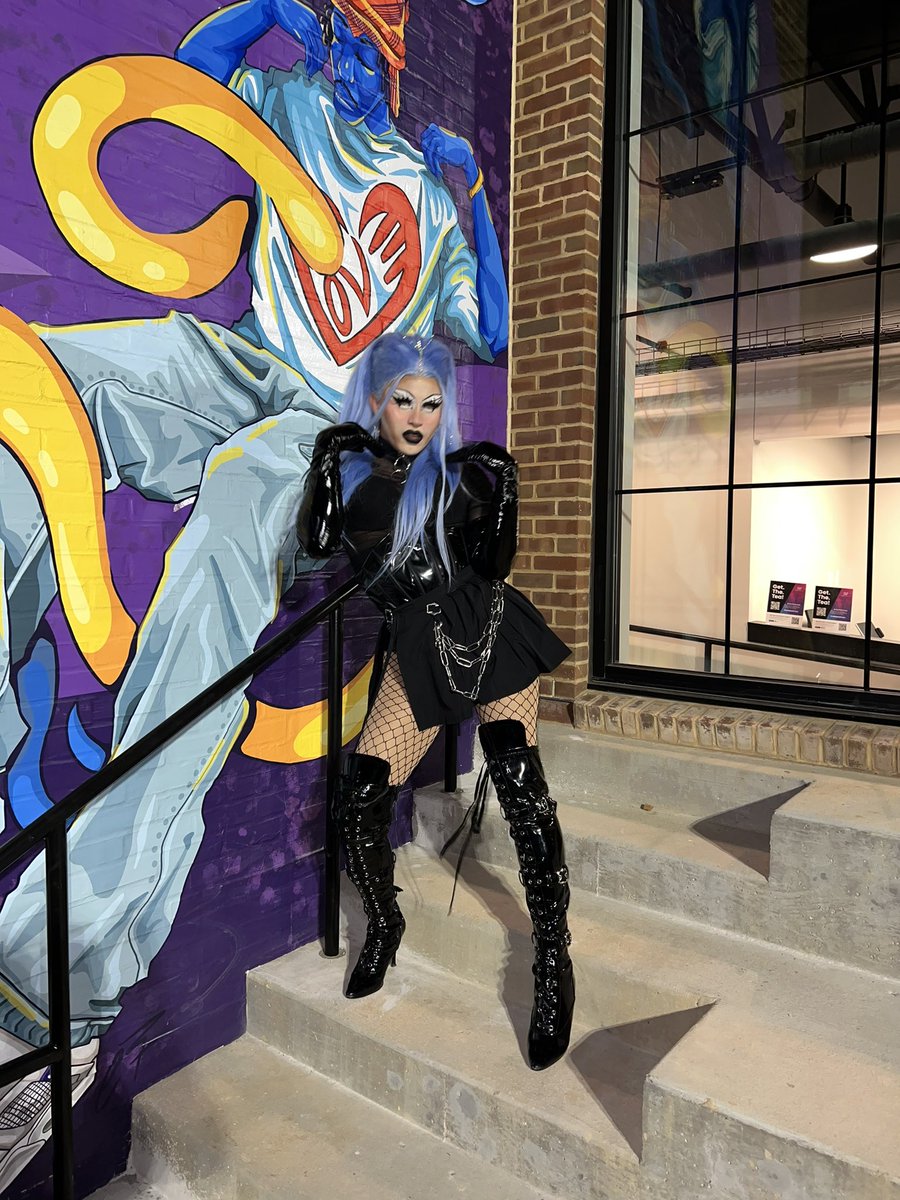 AgataWhy's tweet photo. 🖤💙🙈 https://t.co/GkYcETYwPg