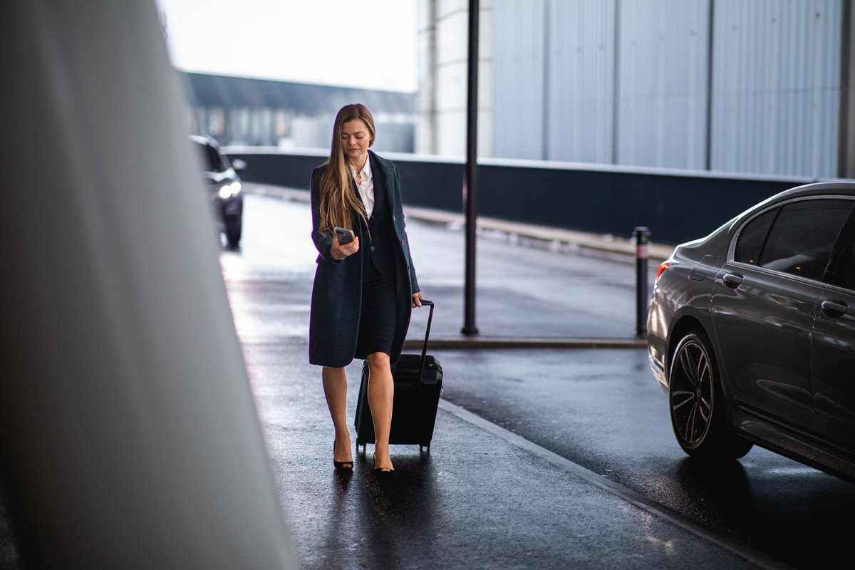 transferna's tweet photo. There’s no need for frantic last-minute calls in the airport, desperately searching for a taxi or public transportation. You can book online with ease, at any time. #transferna #Airport #zurichairport #airporttransfers #zurochairporttransfers #zurich #Switzerland #airportshuttle https://t.co/R2bjcH6Sd8