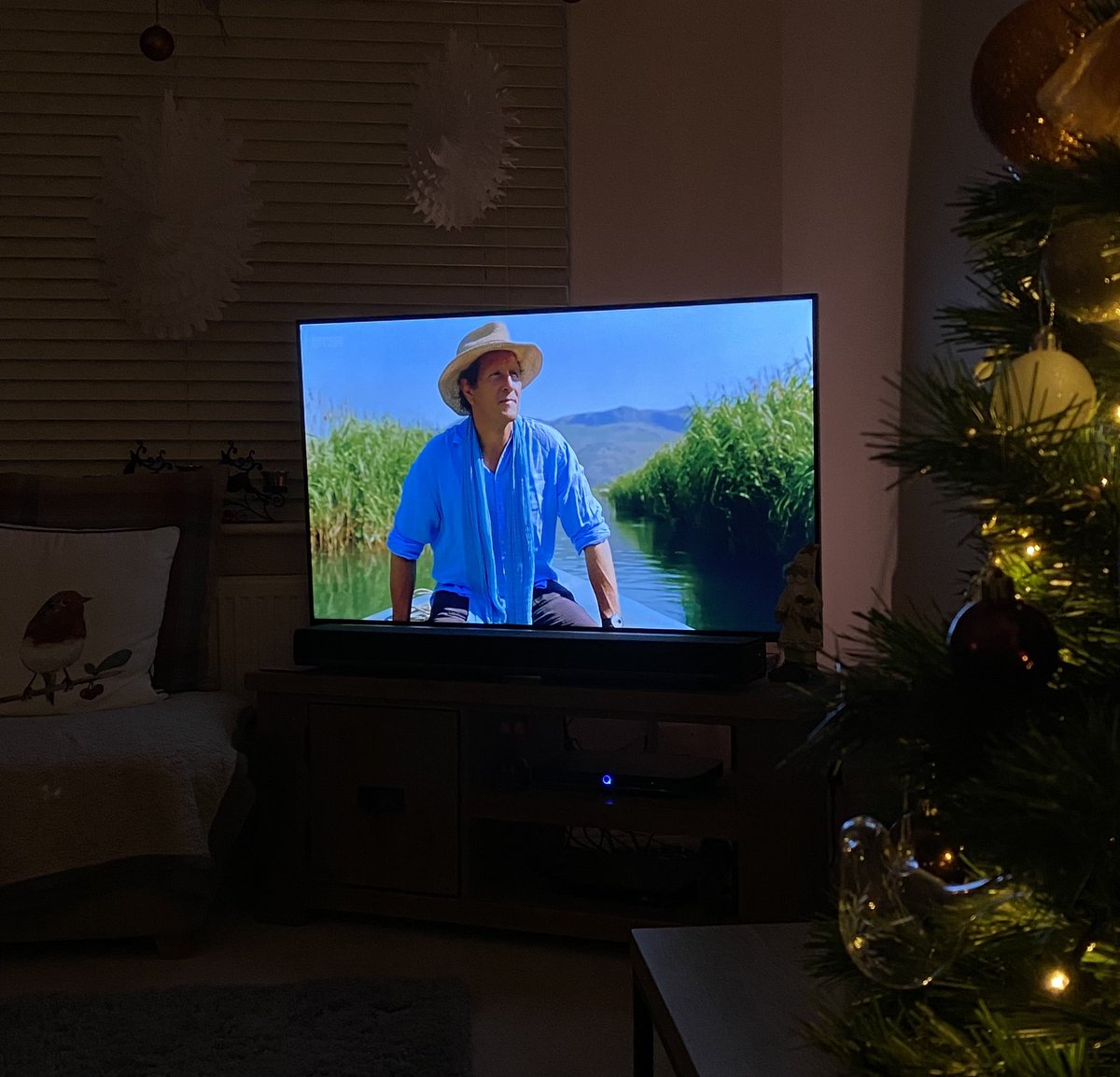 KathrynSarah_'s tweet photo. Watching @TheMontyDon’s Adriatic Gardens on @BBCiPlayer is such a tonic after the madness of, an albeit lovely Christmas! Especially when we’re all dreaming of long summer days! ☀️🌱@GWandShows #sunshine https://t.co/Jv8uUZ2Sfn