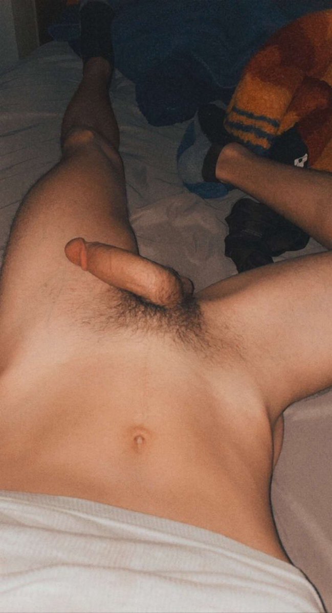 jonnynothing97's tweet photo. my cock is fuckin huge lmao https://t.co/kdzuL4wF71
