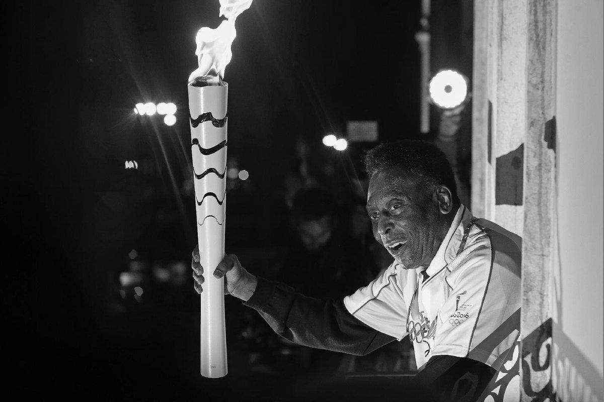 "With Pelé’s passing, the world has lost a great sporting icon. As I could experience myself, he was a true believer in the Olympic values and a proud carrier of the Olympic flame. It was a privilege to present the Olympic Order to him." 

- IOC President Thomas Bach /1