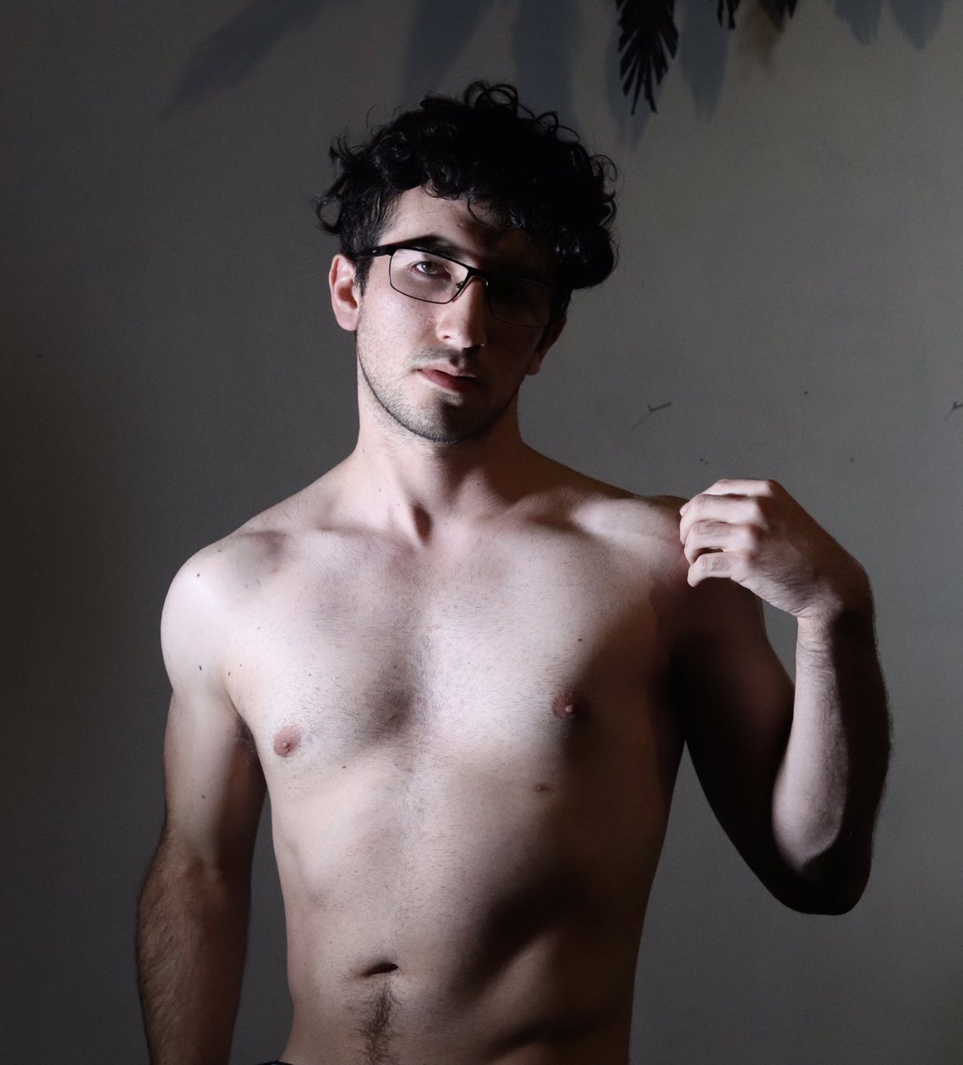 LavaniegosPablo's tweet photo. Glasses 
#malebody #malemodel #boys #mexicanboy https://t.co/8Jh9AfSpVQ