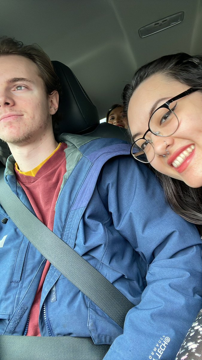 madmerrick_'s tweet photo. he’s leaving me today:((((((( my mom photobombed LOL https://t.co/naXCqoPqY8