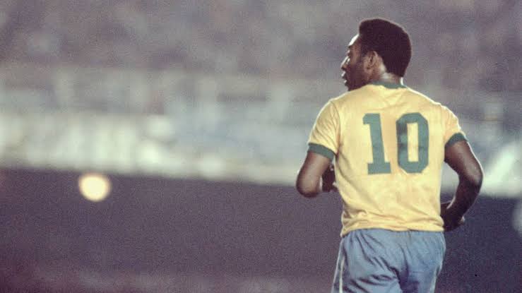 GusFuentes_'s tweet photo. Gracias, O'Rei!
#Pele #RIP https://t.co/1KqW0xG1Pe