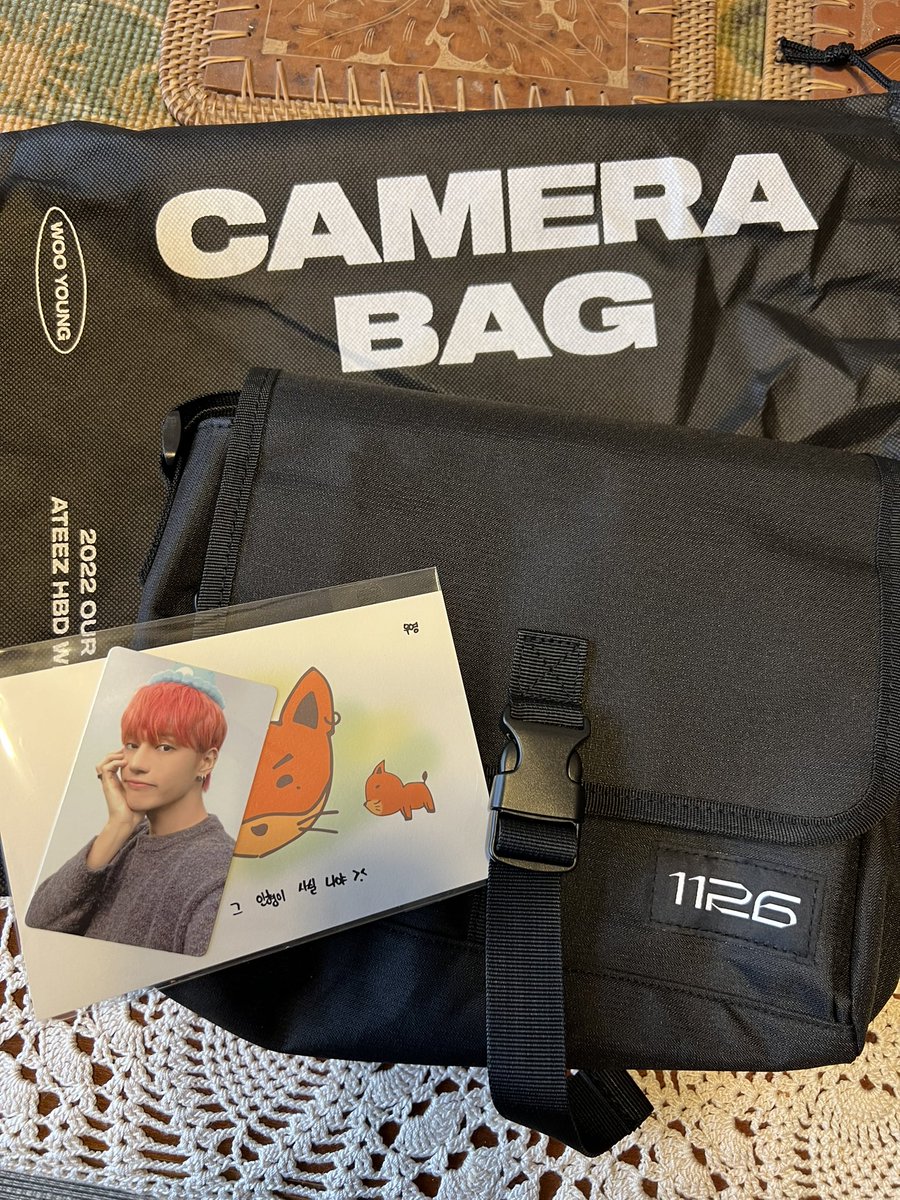 mintysandae's tweet photo. Late bday gift from Wooyoung 🤭💕 https://t.co/fPHsNYu1bJ