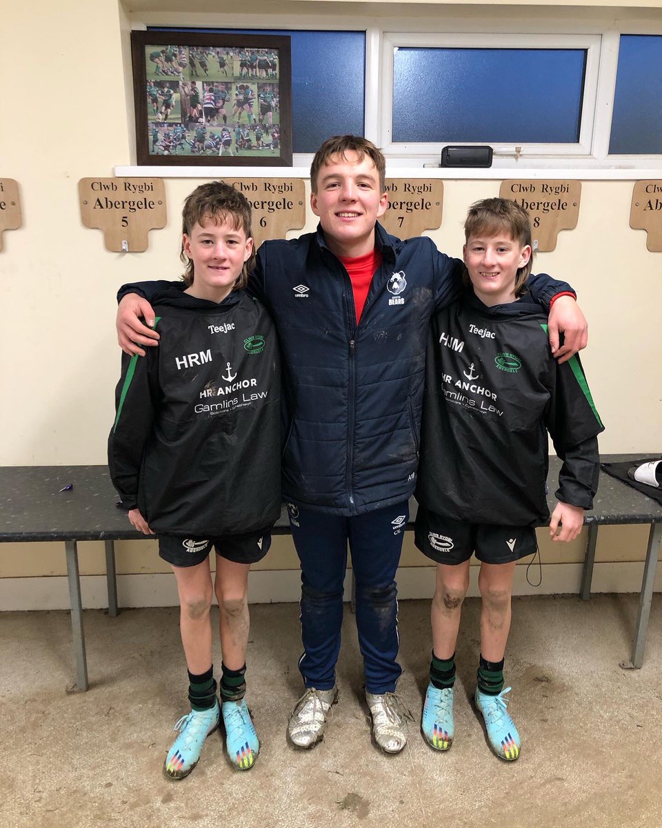 CJPMeyers's tweet photo. Massive thanks @LennonRugby for taking the time to give the twins some pro tips! #outworkoutlearn #alwaystryingtoimprove #humble #rolemodel https://t.co/0GB0N38vfv