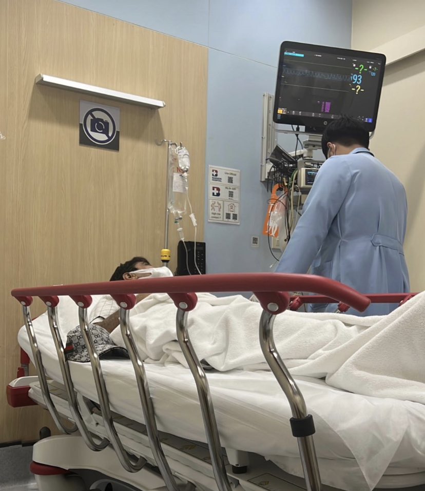 اللهم اشفي وعافي 
خالي فهد الزعابه بوبدر 

  واشفه شفاءا تاما  وعافه فسبحانك لايعجزك شي تباركت وتعاليت   دعواتكم للخال  مريض بالسرطان  ربي يشفيه ولجميع مرضي المسلمين 🤲🏻
بحاجه لدعواتكم 
#لاتقف_عندك_دعاء_رتويت #سرطان #تايلند