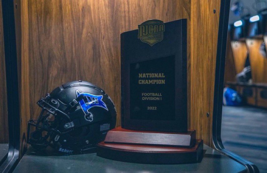 ❄️DEC was a GREAT month‼️

🏈 <a href="/ReiverFootball/">IWCC Reiver Football</a> 2nd straight NJCAA National Championship✌️
🚍  TWO BIG wins on the road📍
🏆 WON 2022 NATIONAL CHAMPIONSHIP 31-0💍

2️⃣0️⃣2️⃣2️⃣ winding down! ⏰ for New Year &amp; start 🔒🔒 up next wave of Reivers in class of ‘2️⃣3️⃣ #WhosNext⁉️ #SailsUp🏴‍☠️
