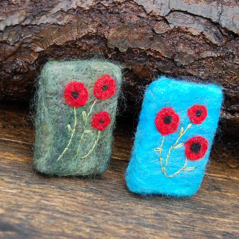 Yorkshireharec1's tweet photo. Needle felt Wool brooch - ladies jewellery wool badge, wool art, Bag Charm, Fibre art https://t.co/F8uE6FZIKg via @Etsy
#poppies #handmadejewelry #wooljewellery #poppypin https://t.co/yIKnnAMefU