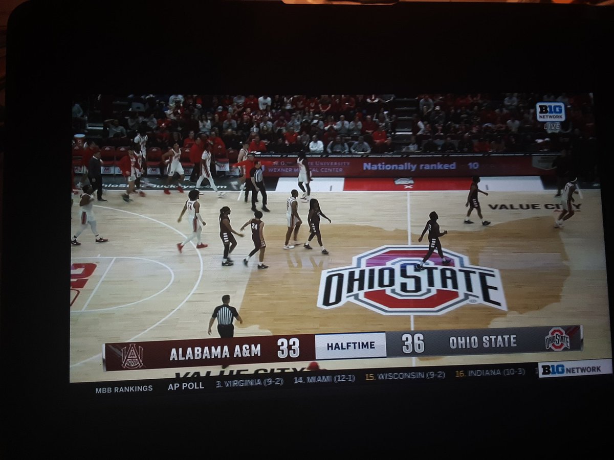 YOBARKK's tweet photo. .@Bulldogs_Hoops what a 1st half! #FightingHard 💪🏾 https://t.co/IOZfgFHiJ5