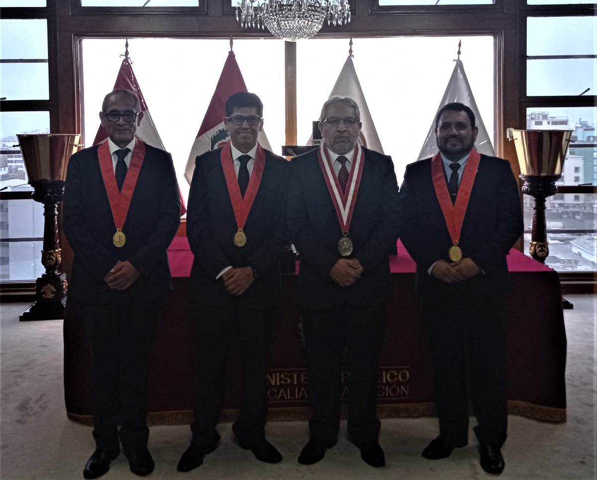 Hoy tomaron juramento los nuevos Jefes de las Oficinas Desconcentradas de Control de la Autoridad Nacional de Control del Ministerio Público de los Distritos Fiscales de #LimaEste, #Cusco y #Cajamarca. El Dr. Antonio Fernández Jeri; Jefe de la #ANC estuvo presente en la ceremonia