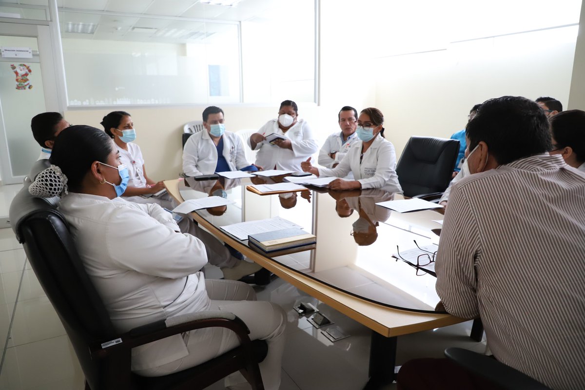 HGuayaquil's tweet photo. #JuntosPorLaSalud | Se conforma el Comité de Ética Asistencial para la Salud (CEAS) y el Seguimiento de Comité de Ética de Investigación en Seres Humanos (CEISH) garantizando los avances en la atención, docencia y la investigación científica de la institución. https://t.co/HgUgDEF6cC