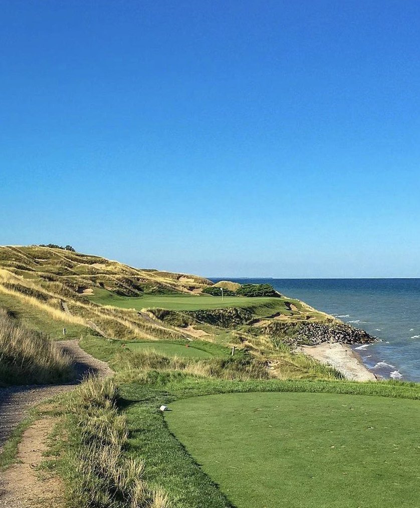 175 yards to the pin, slight breeze off the water. Where is your shot ending up? 😂

(📸: ParkingIncrease3747 / Reddit)