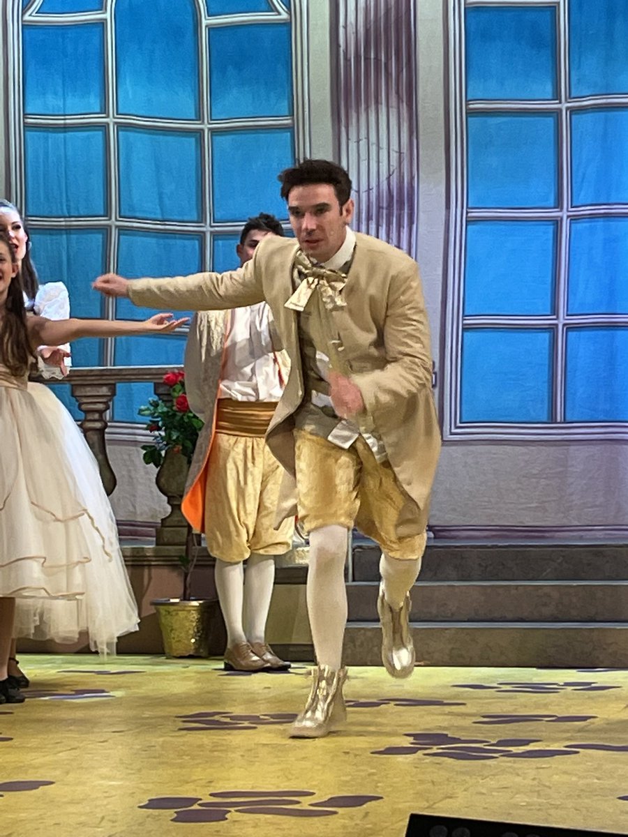 natalielaune's tweet photo. @PolkaDot_Pantos https://t.co/6vi5XosOuV
