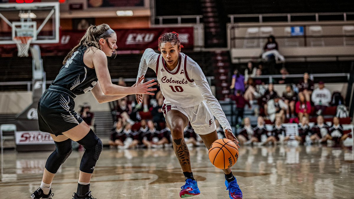 EKUWBB's tweet photo. .@x_antoinette1 records her first career triple-double with 16 points, 13 rebounds, and 10 assists against Alice Lloyd! 👏👏👏

#GoBigE https://t.co/LtR4RVp63L