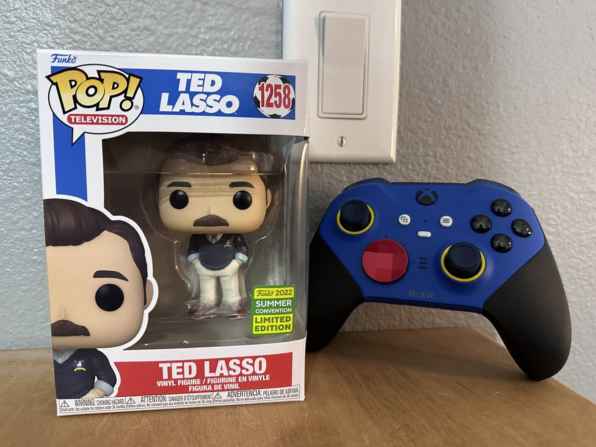 dj_modisette's tweet photo. The @Xbox x @TedLasso collab that should have been. I guess we just had to do it ourselves! So happy with how this controller came out! Thank you @DumpstrBarbie for the Christmas gift! https://t.co/58gx9PrahJ