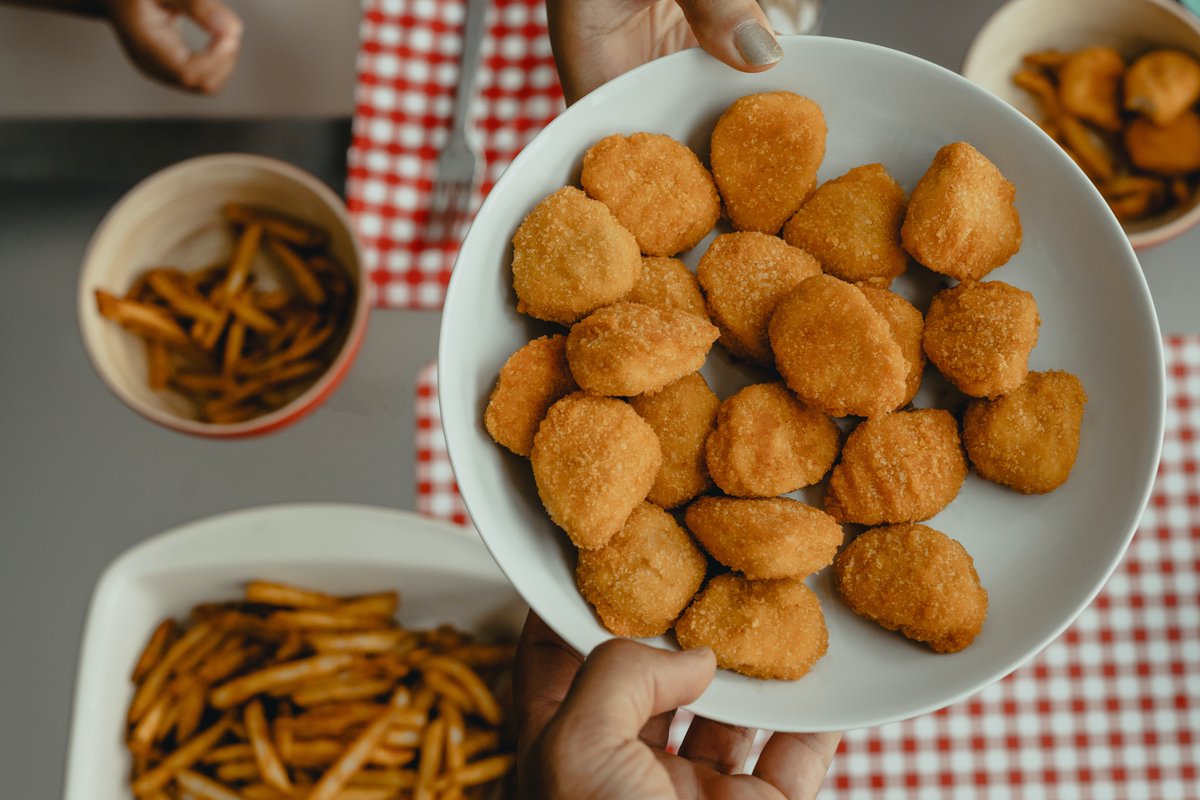 AmericasTable's tweet photo. Food scientist Robert C. Baker was born #OTD, Dec 29, 1921. He invented a variety of popular foods including chicken nuggets, turkey ham, and poultry hot dogs. https://t.co/MEYL3eVQCJ